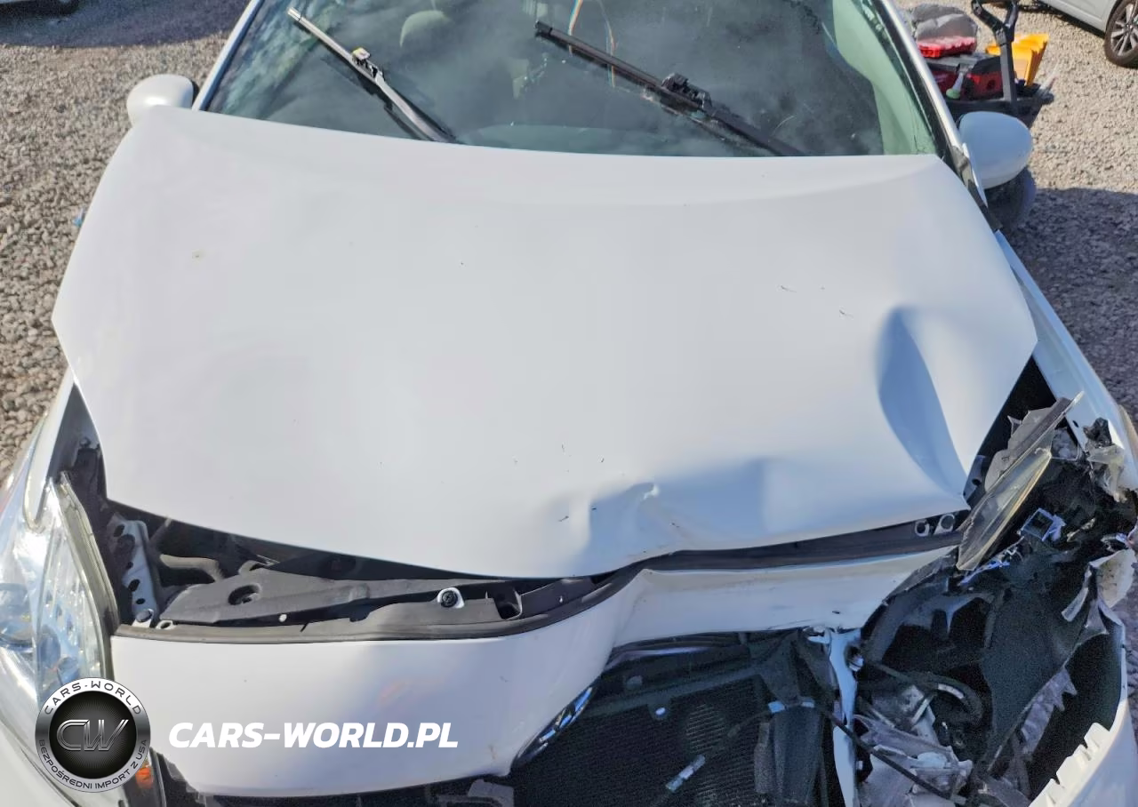 2015 Toyota Prius Two VIN:JTDKN3DU2F1918702 - 11