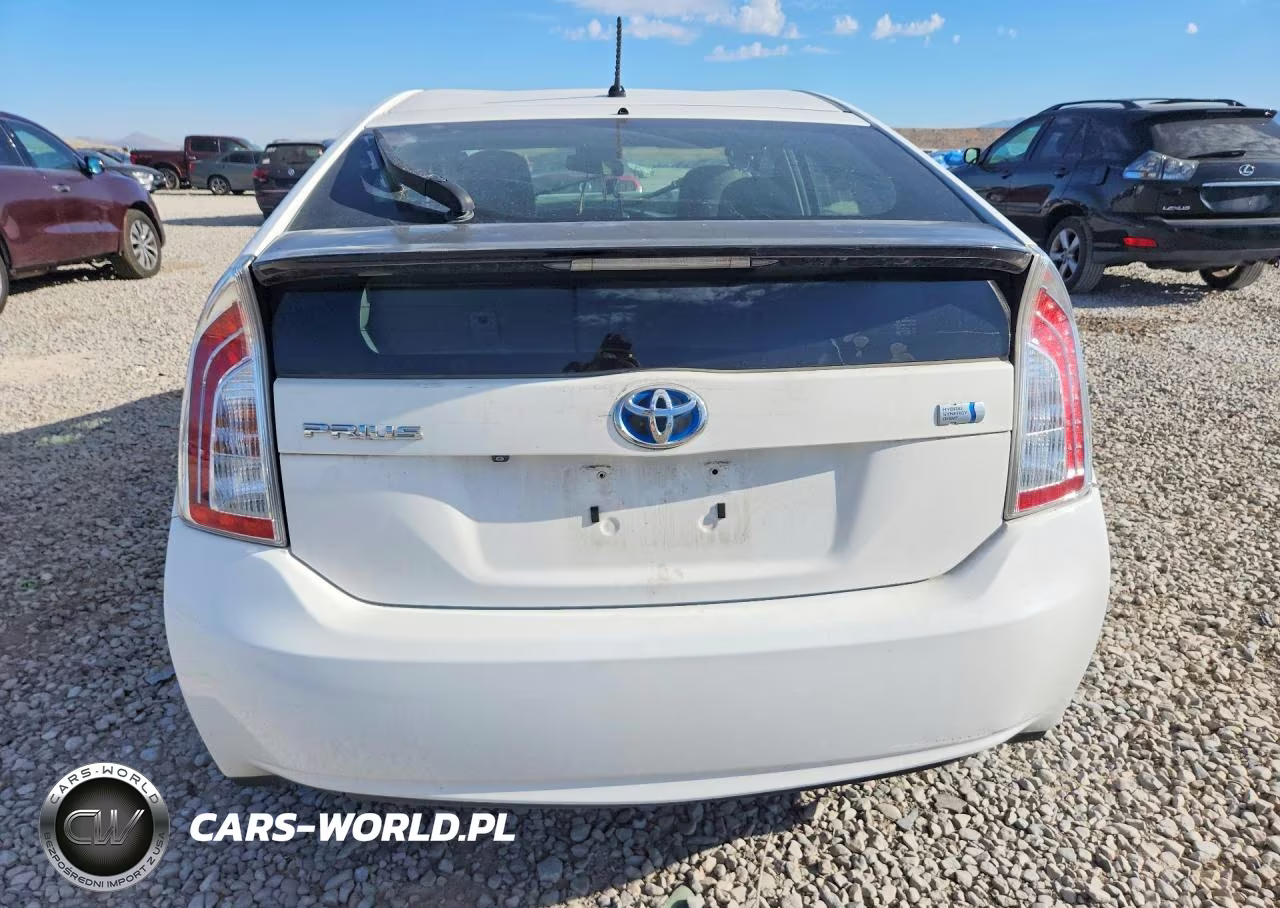 2015 Toyota Prius Two VIN:JTDKN3DU2F1918702 - 6