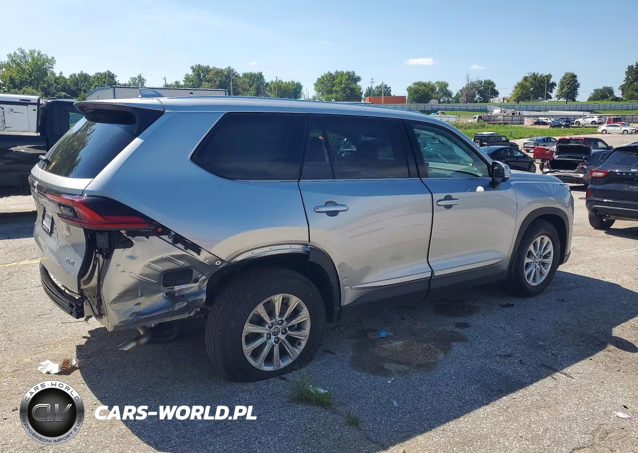 2026 Toyota Grand Highlander Xle VIN:5TDAAAB55TS146623 - 3