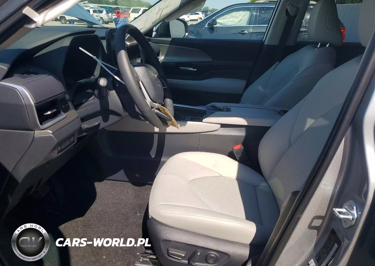 2026 Toyota Grand Highlander Xle VIN:5TDAAAB55TS146623 - 7