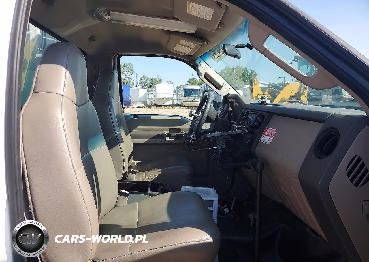 2008 Ford F550 Super Duty Bucket Truck VIN:1FDAF57R98EC14256 - 10