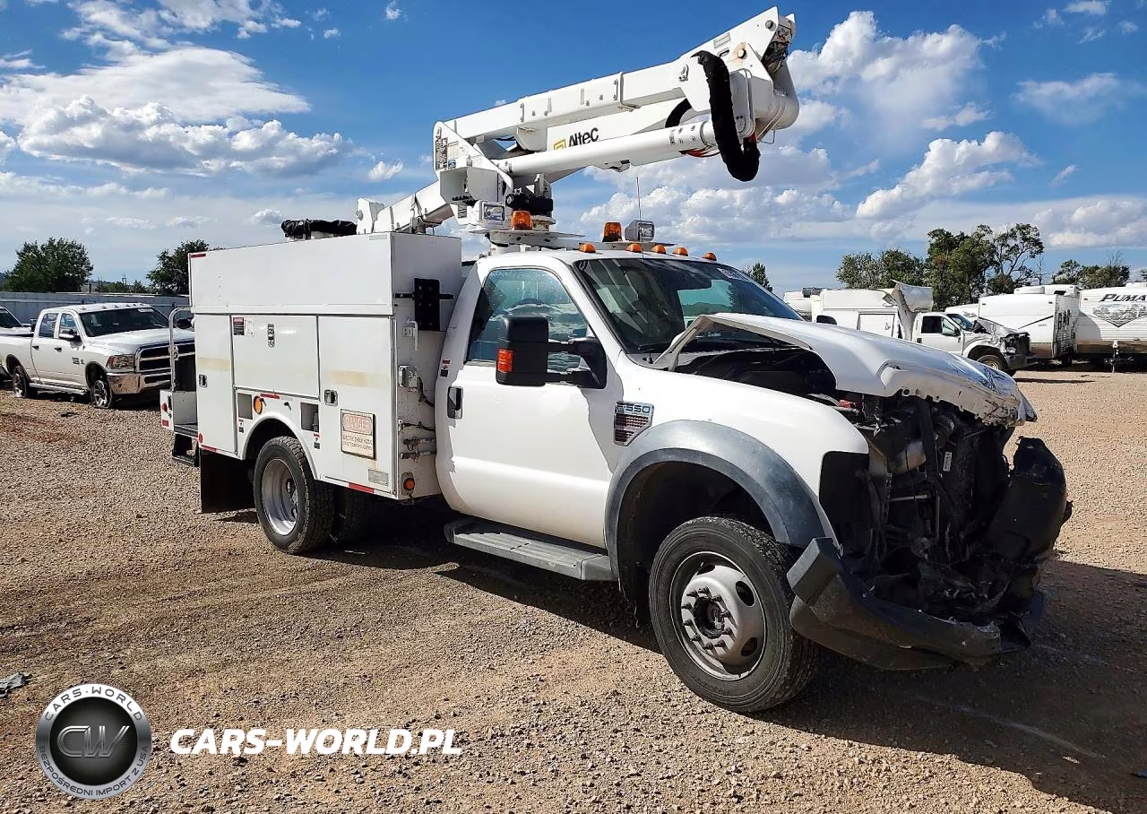 2008 Ford F550 Super Duty Bucket Truck VIN:1FDAF57R98EC14256 - 4
