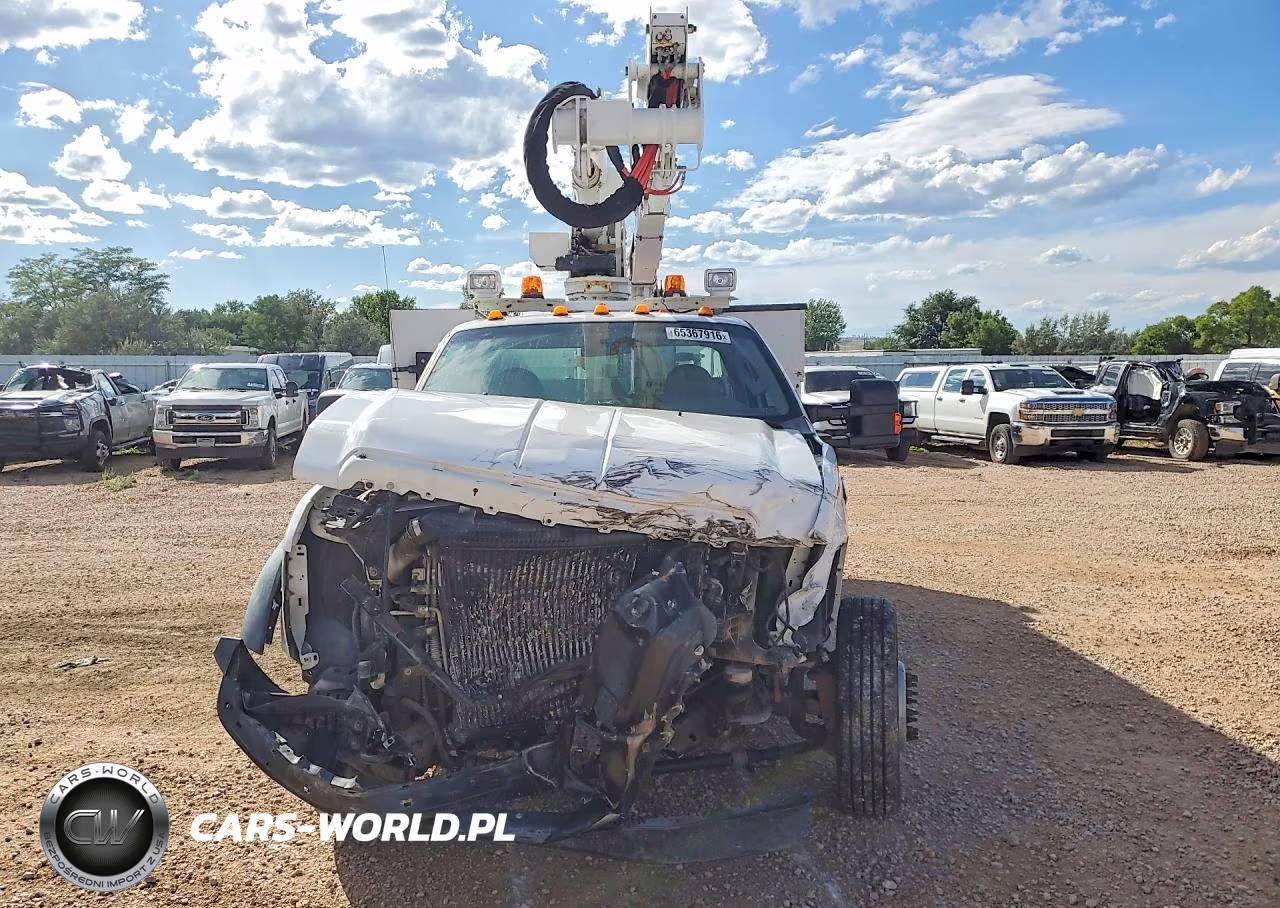 2008 Ford F550 Super Duty Bucket Truck VIN:1FDAF57R98EC14256 - 5