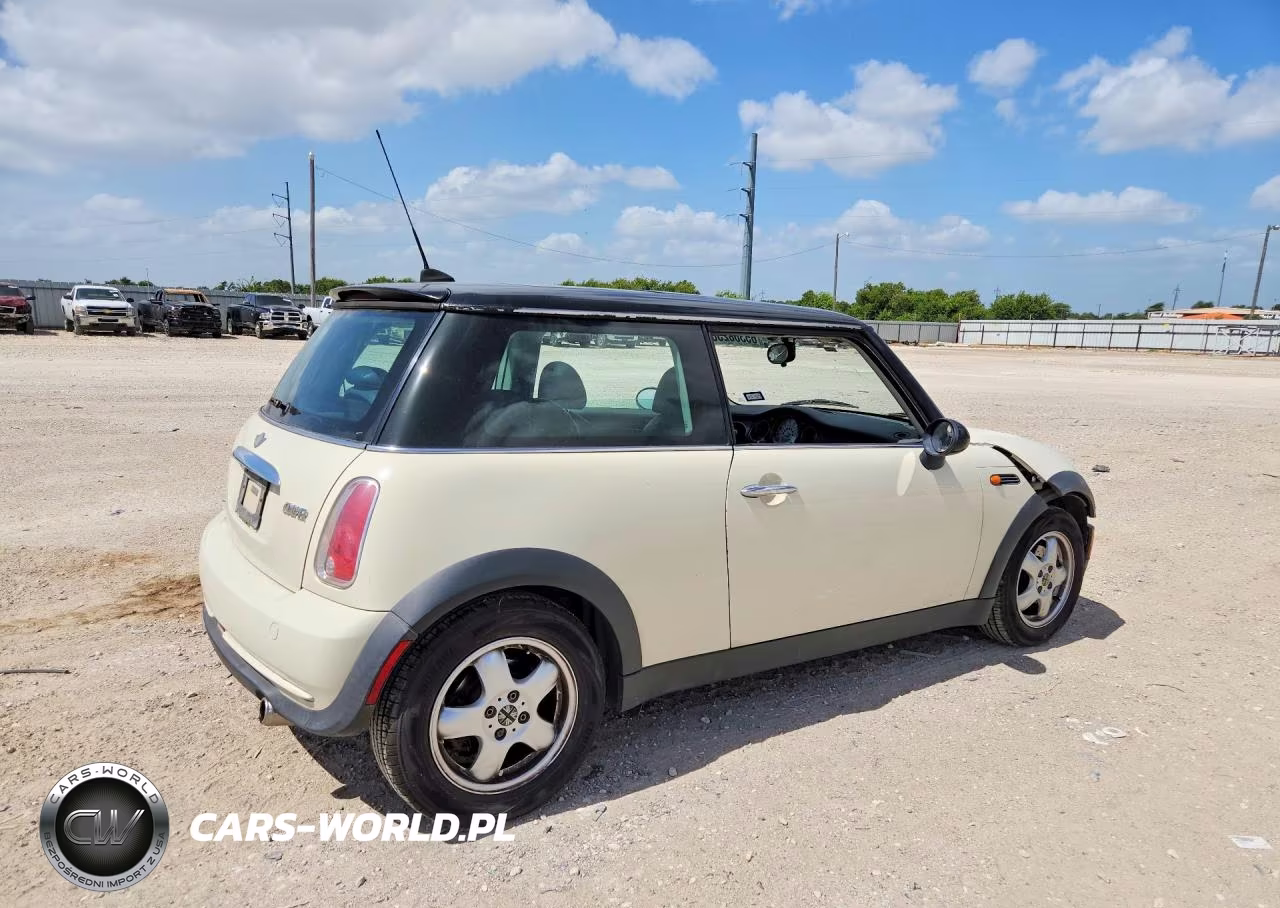 2006 Mini Cooper VIN:WMWRC33566TJ79608 - 3