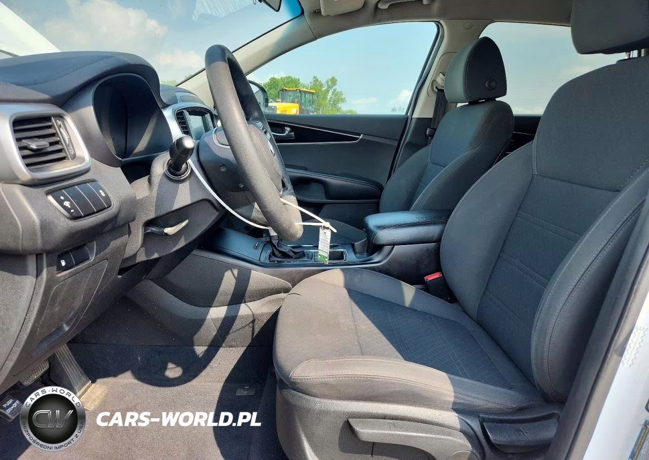 2020 Kia Sorento S VIN:5XYPG4A59LG615219 - 7