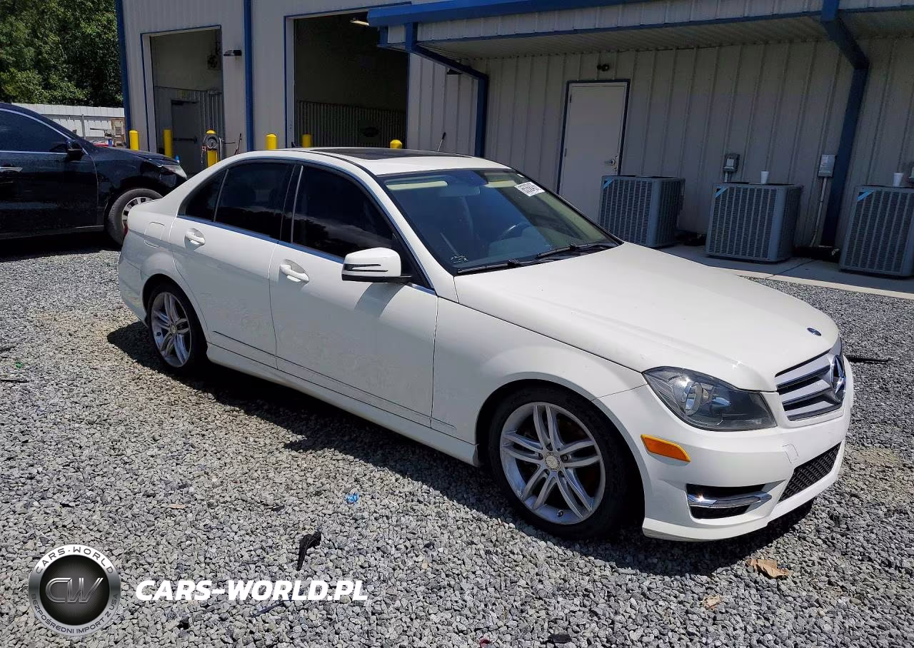 2012 Mercedes-Benz C 300 4Matic VIN:WDDGF8BB7CR212751 - 4