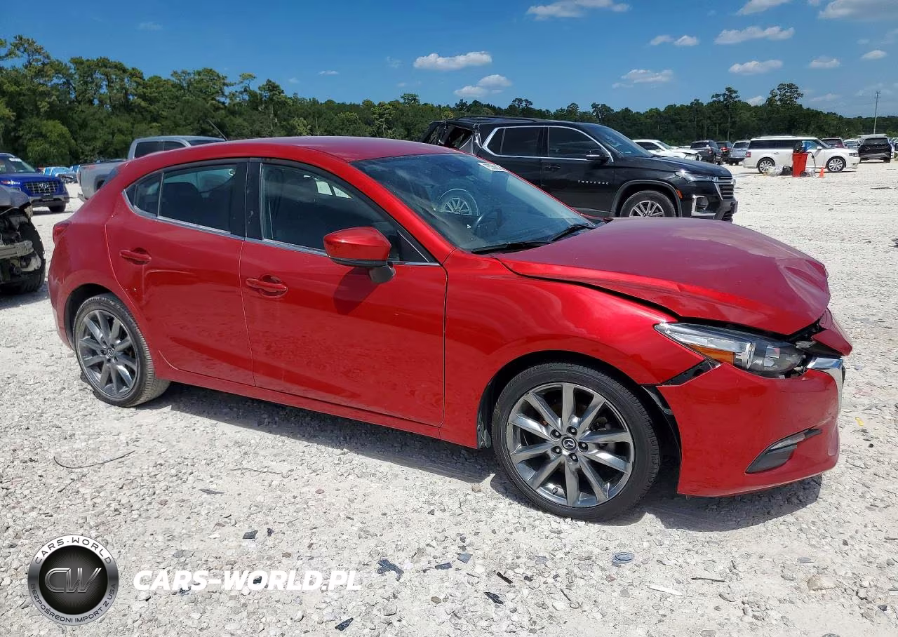 2018 Mazda 3 Touring VIN:3MZBN1L31JM226811 - 4