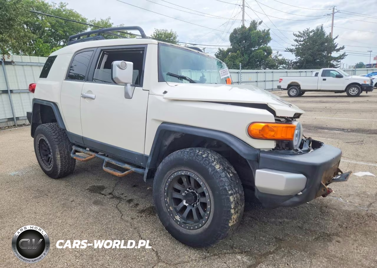 2013 Toyota Fj Cruiser Base VIN:JTEBU4BF2DK157900 - 4