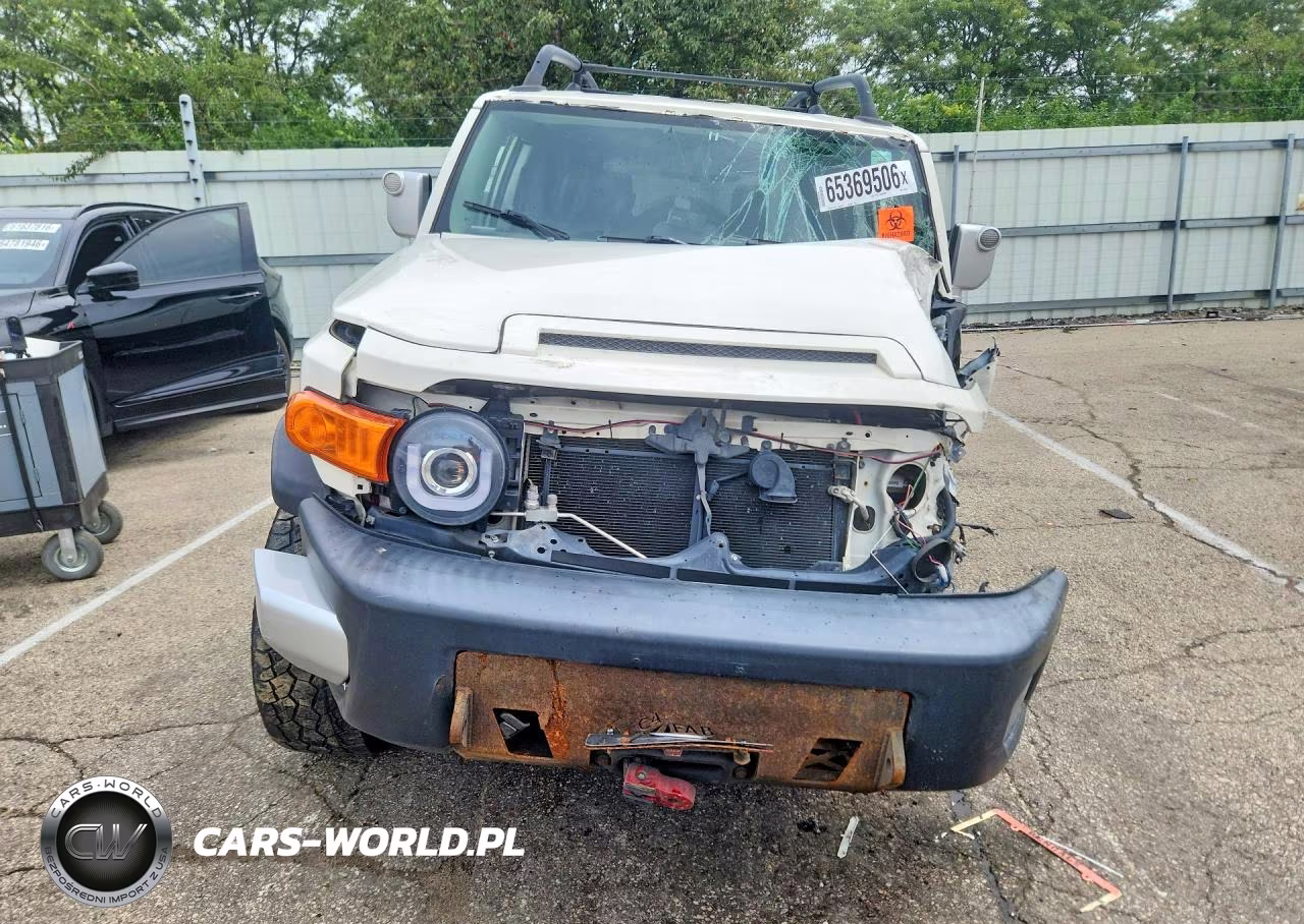 2013 Toyota Fj Cruiser Base VIN:JTEBU4BF2DK157900 - 5