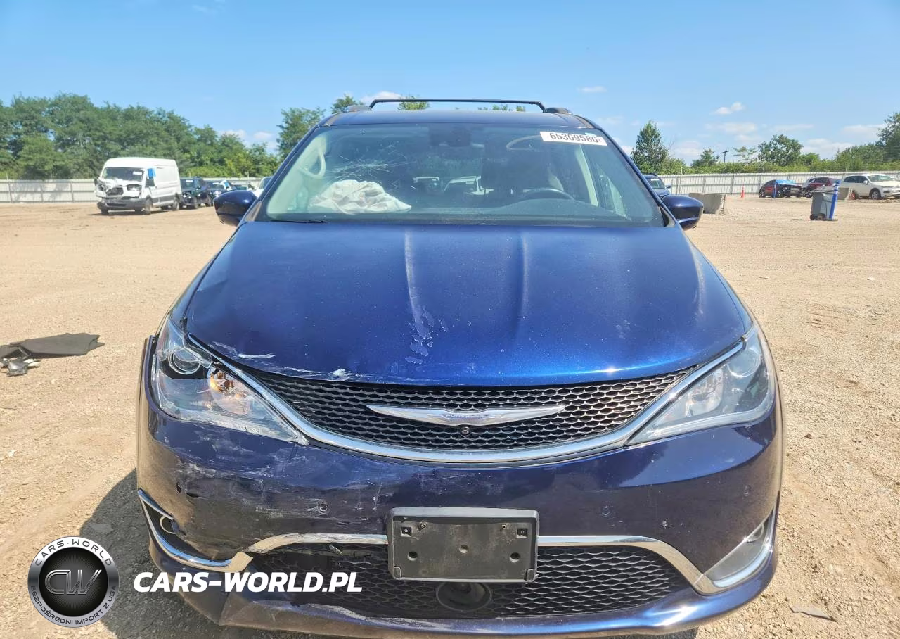 2017 Chrysler Pacifica Touring L Plus VIN:2C4RC1EG8HR635088 - 5