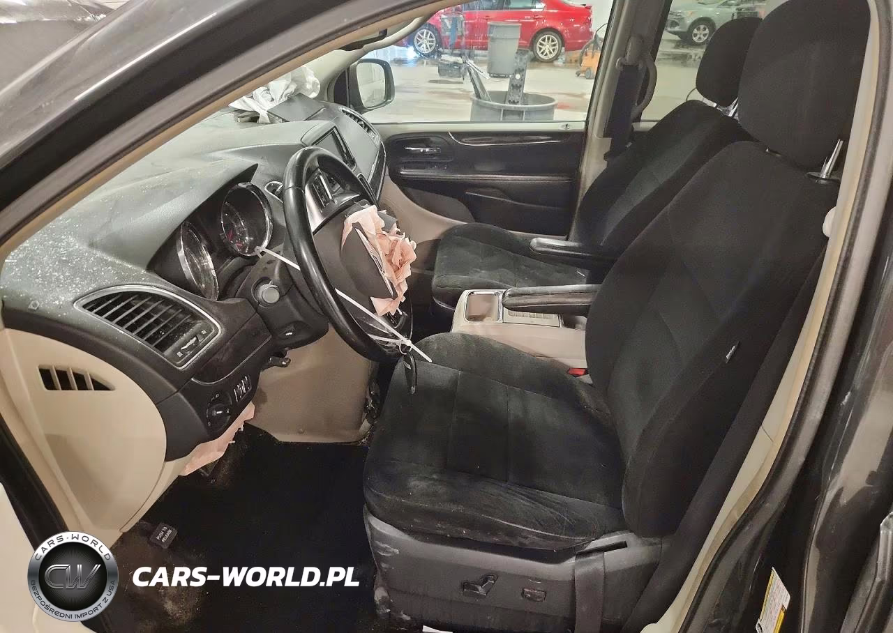 2012 Chrysler Town & Country Touring VIN:2C4RC1BG7CR135209 - 7