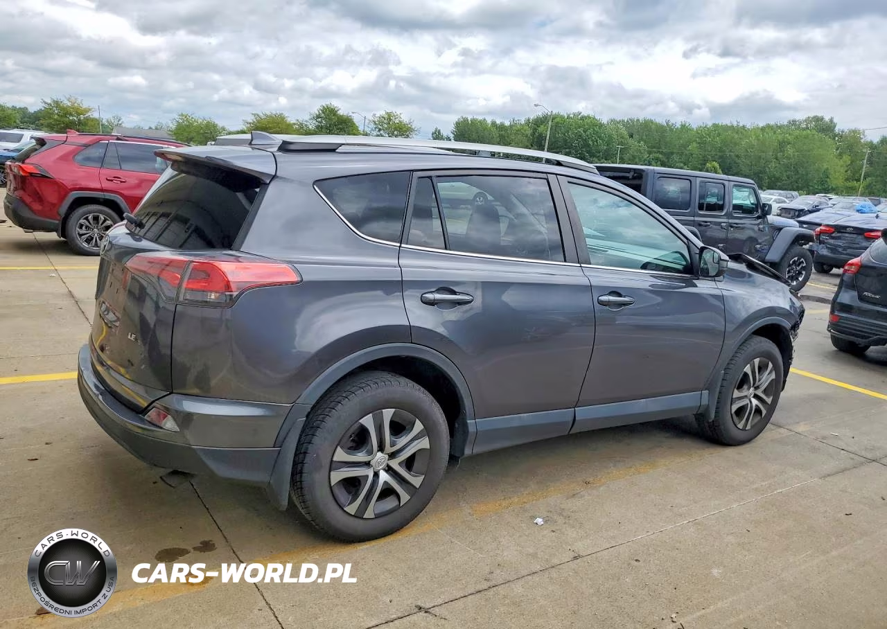 2018 Toyota Rav4 Le VIN:2T3ZFREV3JW509592 - 3