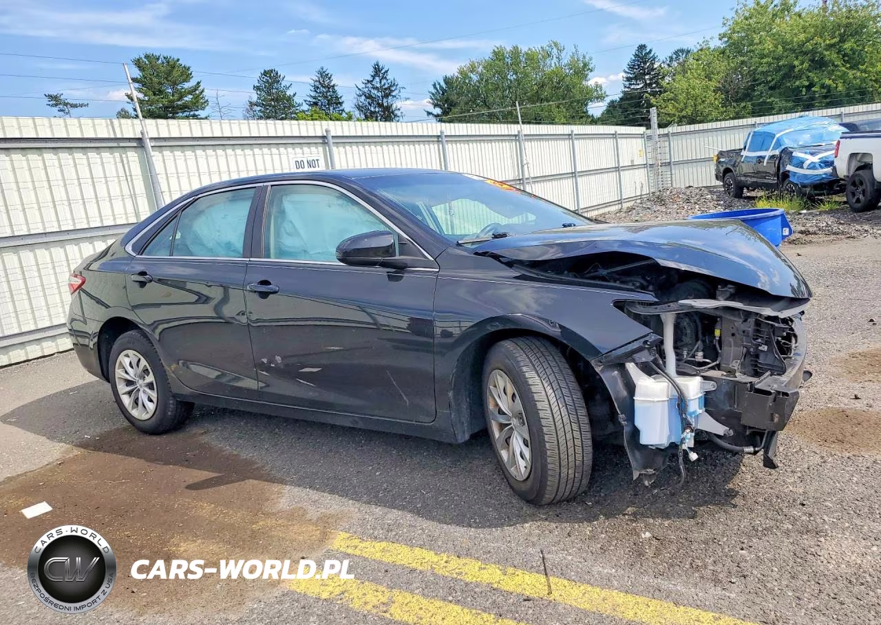 2017 Toyota Camry Le VIN:4T1BF1FK5HU385108 - 4
