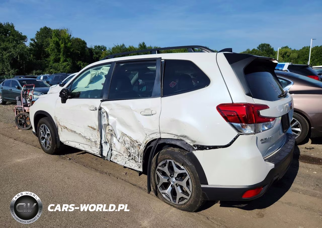 2024 Subaru Forester Premium VIN:JF2SKADC0RH497483 - 2