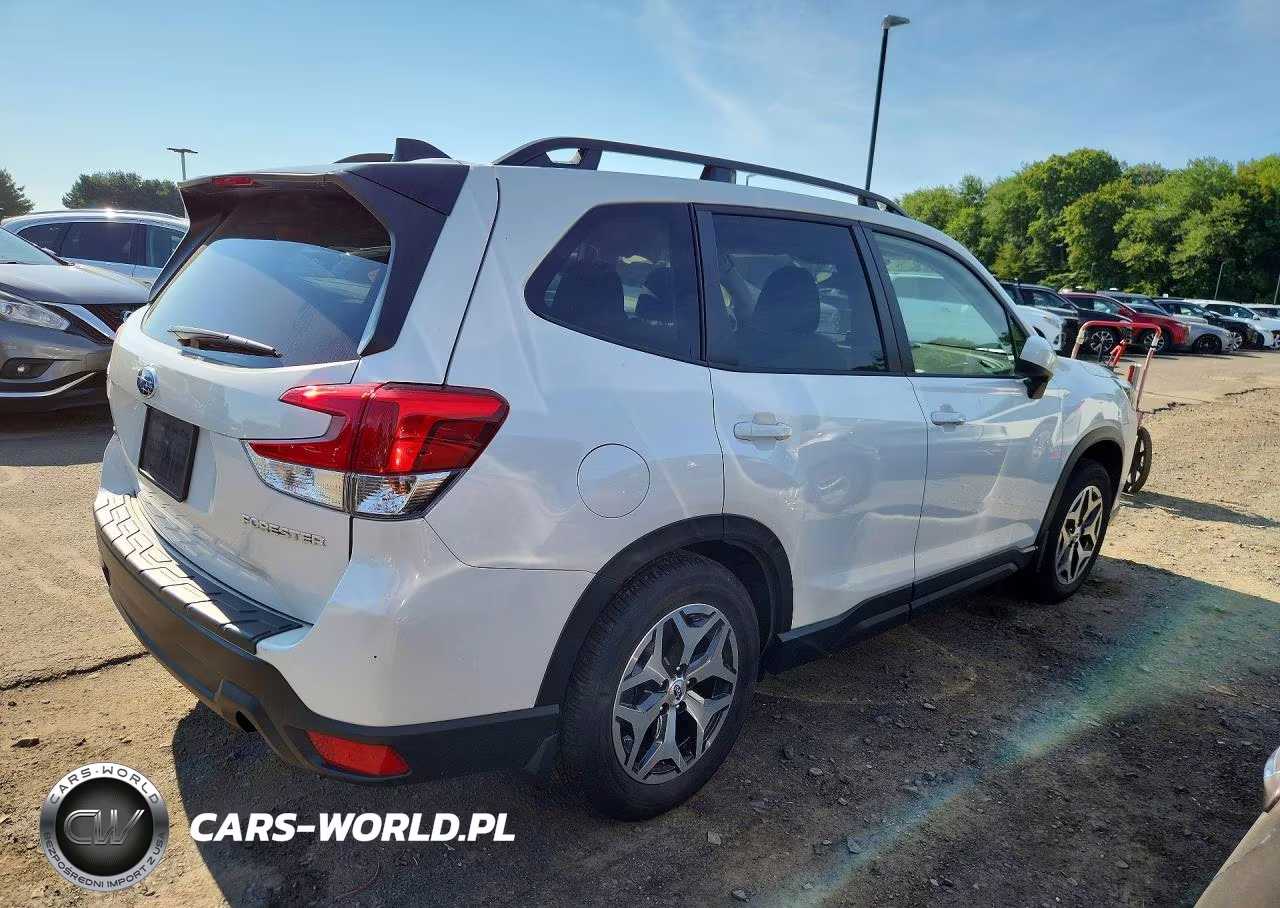 2024 Subaru Forester Premium VIN:JF2SKADC0RH497483 - 3