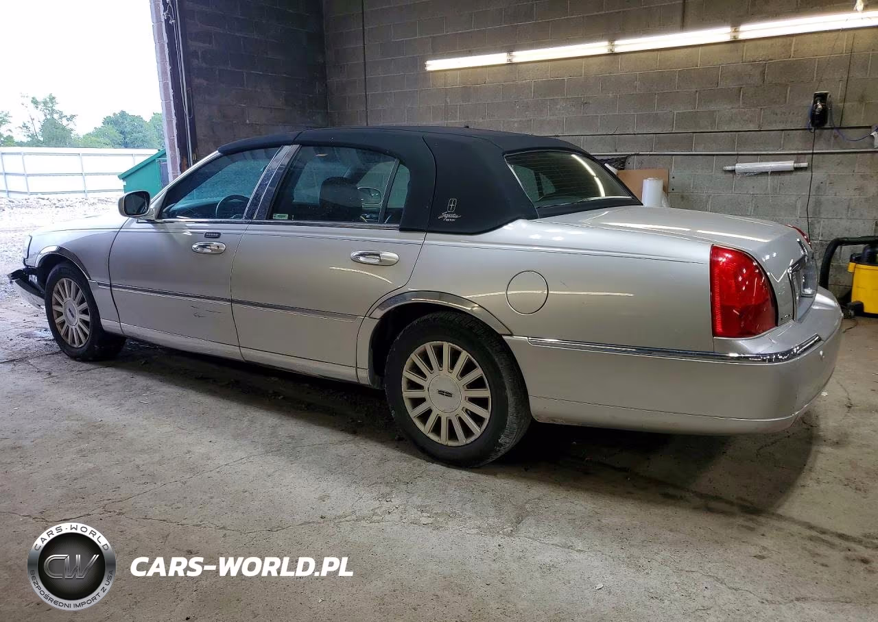 2004 Lincoln Town Car Executive VIN:1LNHM81W94Y615917 - 2