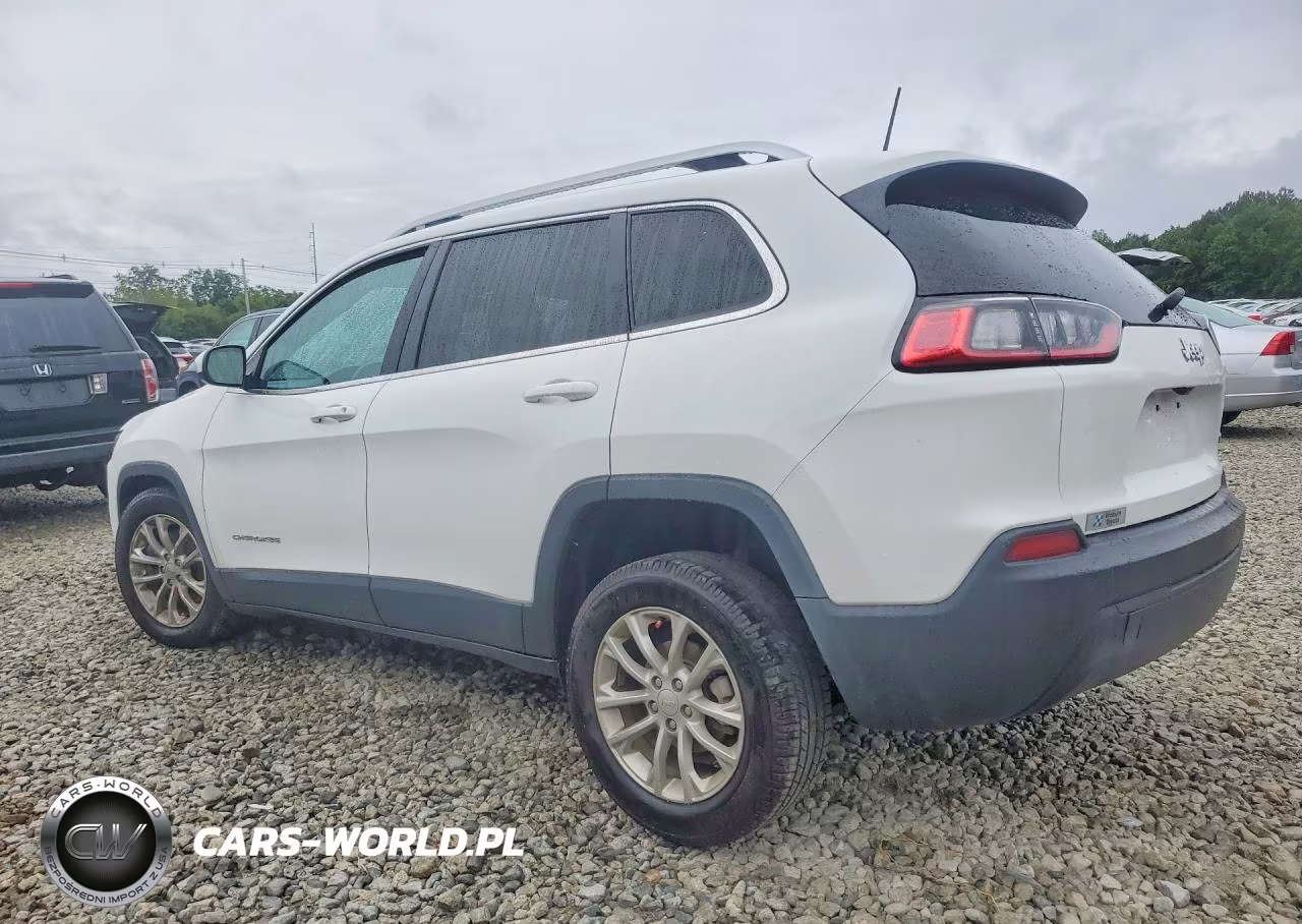 2019 Jeep Cherokee Latitude VIN:1C4PJLCBXKD454682 - 2
