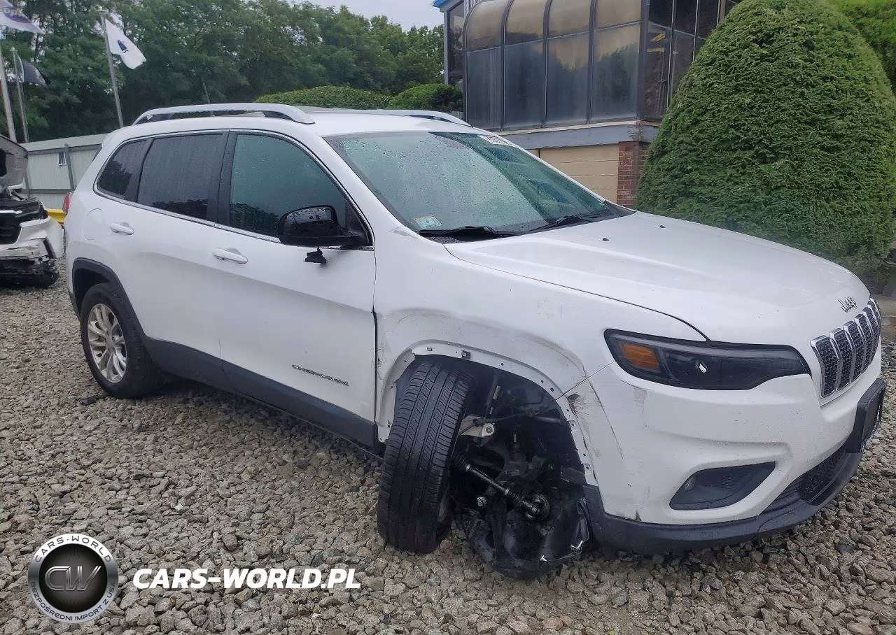 2019 Jeep Cherokee Latitude VIN:1C4PJLCBXKD454682 - 4