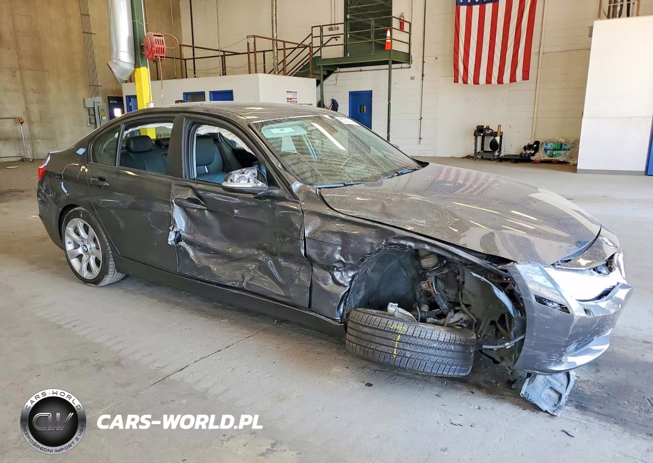 2013 BMW 335 Xi VIN:WBA3B9C57DJ437395 - 4