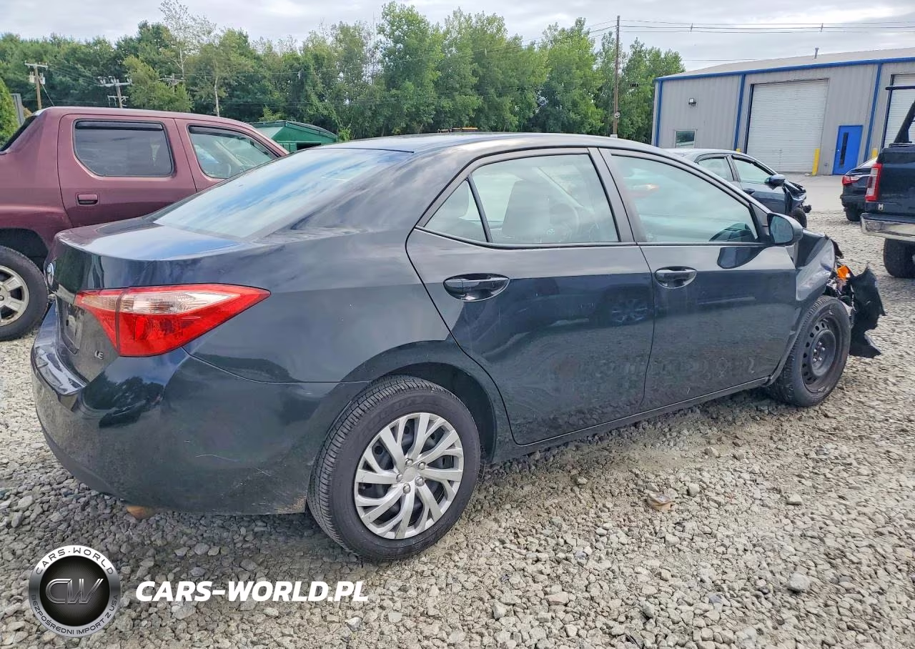 2017 Toyota Corolla Le VIN:2T1BURHEXHC875086 - 3