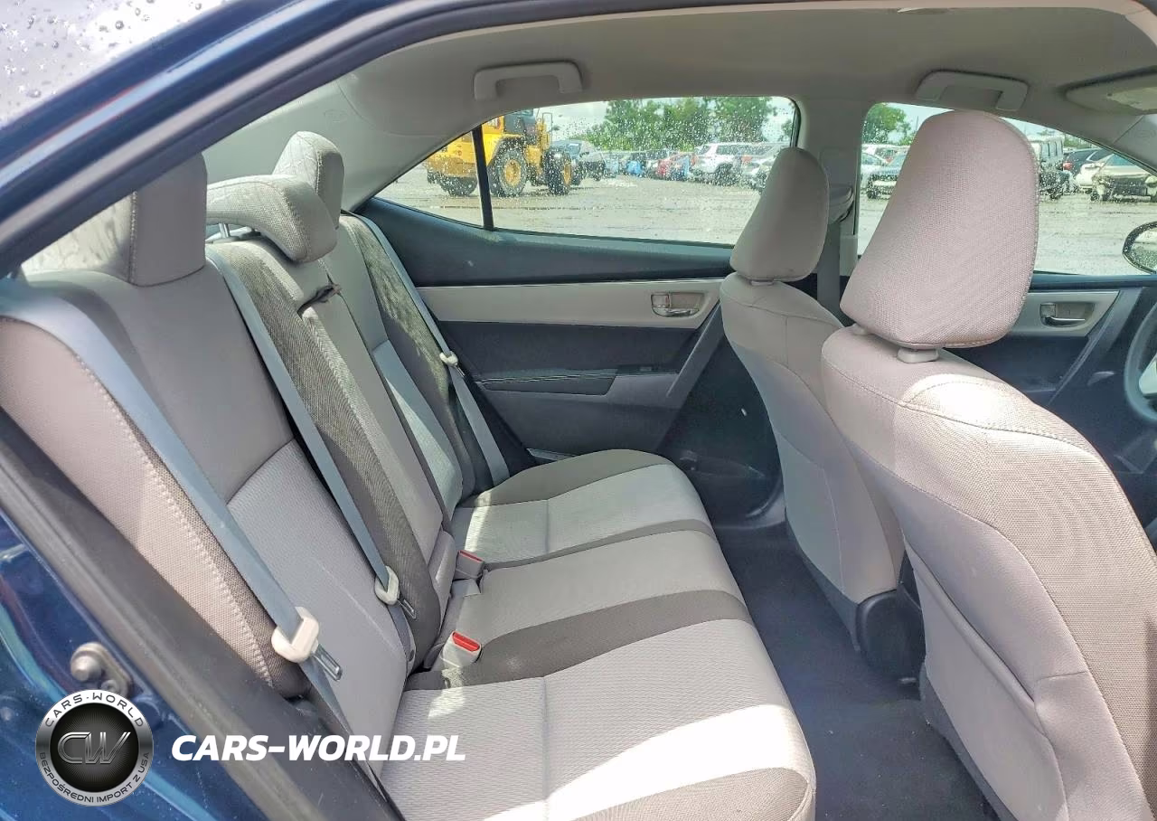 2018 Toyota Corolla Le VIN:5YFBURHE5JP763978 - 10