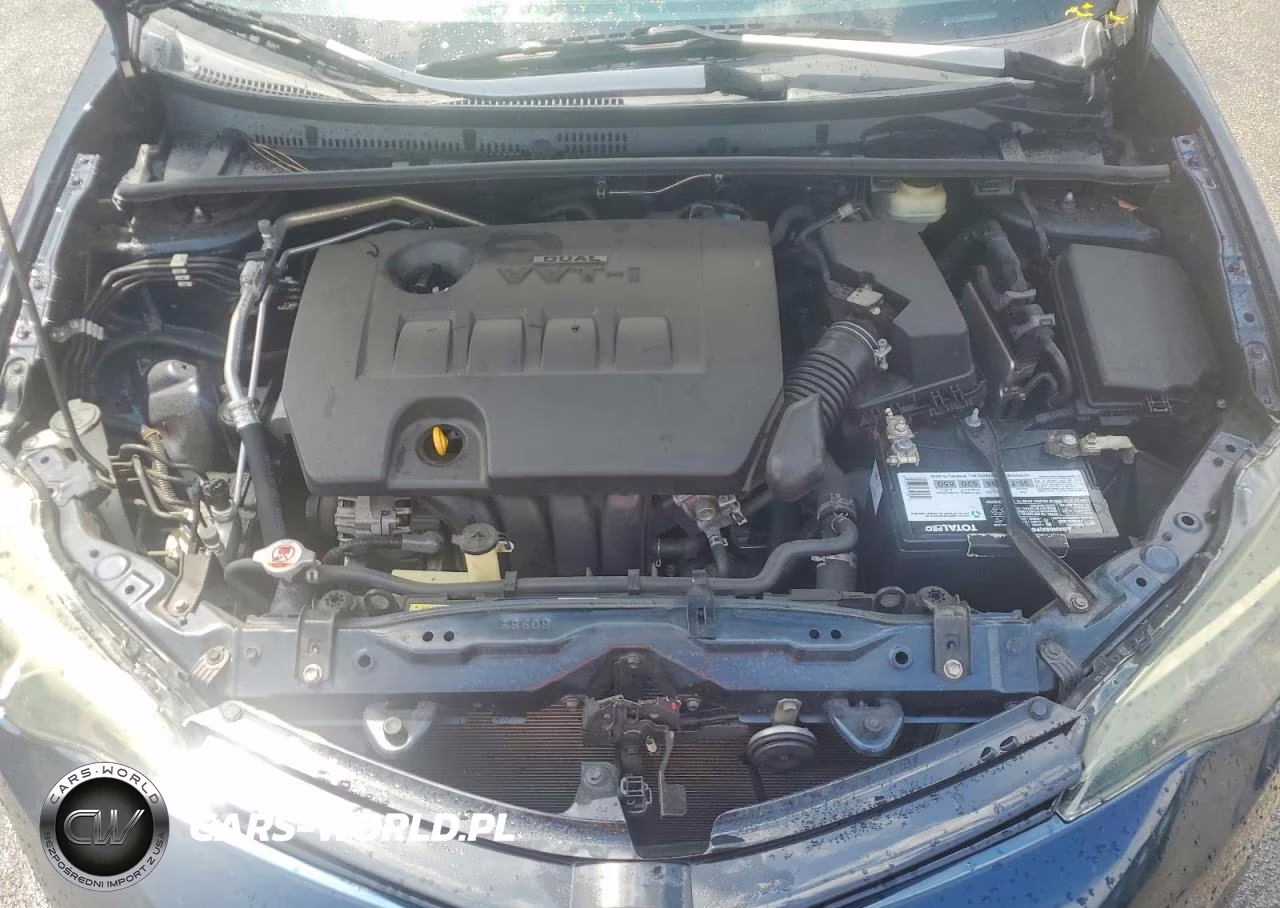 2018 Toyota Corolla Le VIN:5YFBURHE5JP763978 - 11