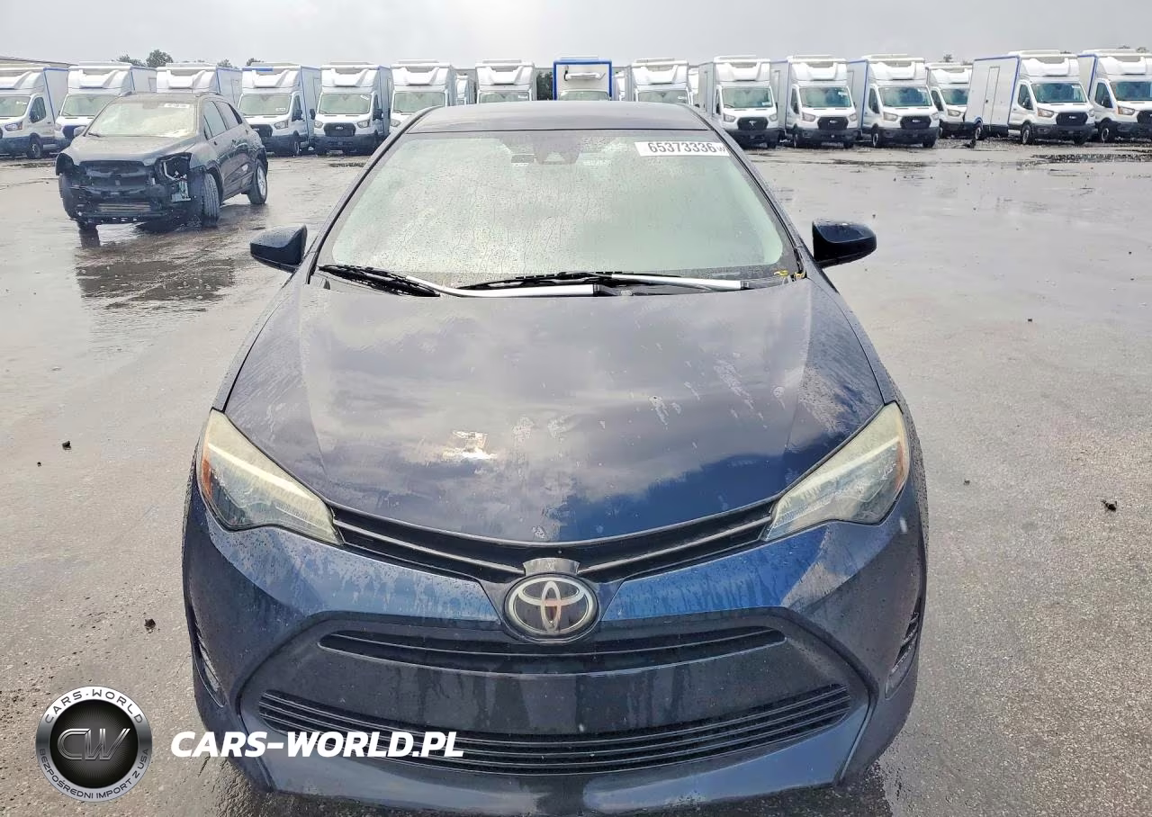 2018 Toyota Corolla Le VIN:5YFBURHE5JP763978 - 5