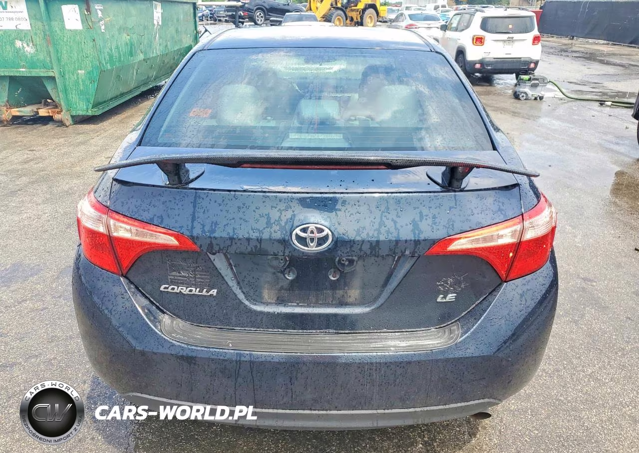 2018 Toyota Corolla Le VIN:5YFBURHE5JP763978 - 6