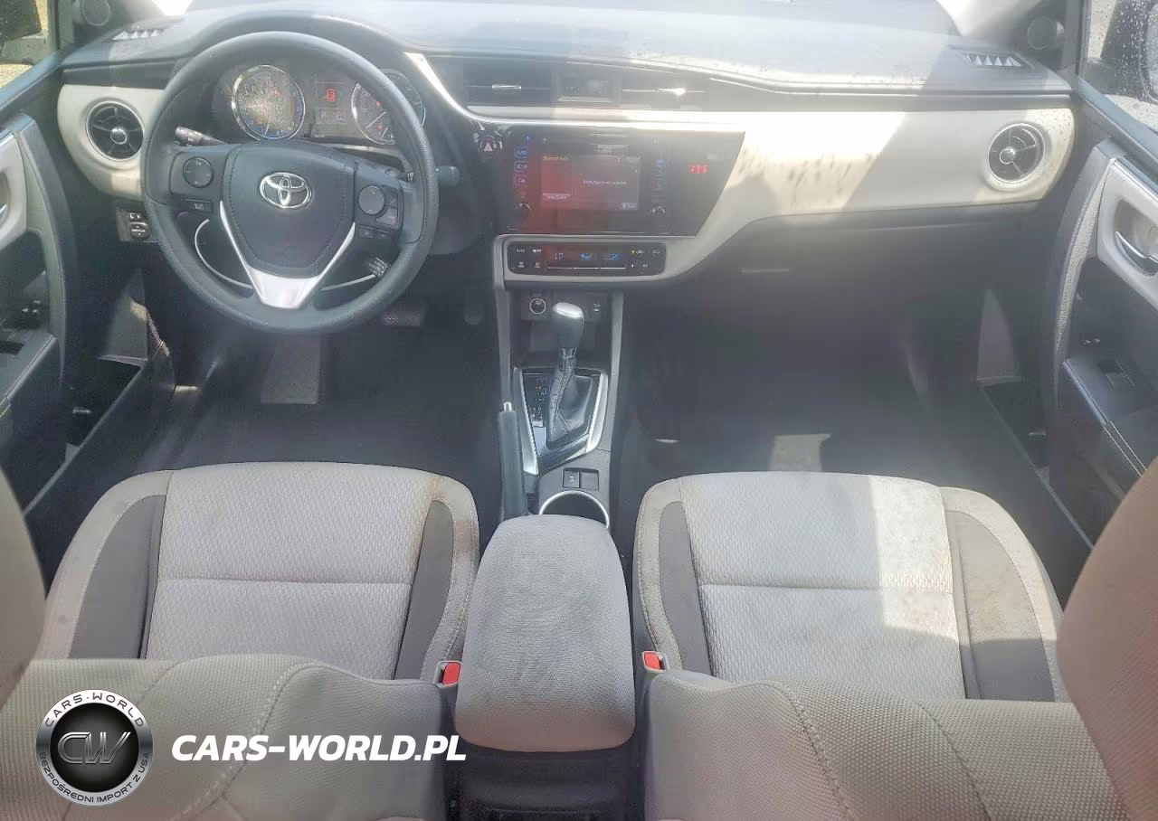2018 Toyota Corolla Le VIN:5YFBURHE5JP763978 - 8