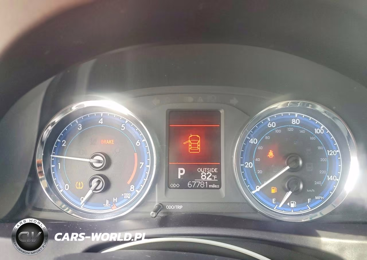 2018 Toyota Corolla Le VIN:5YFBURHE5JP763978 - 9