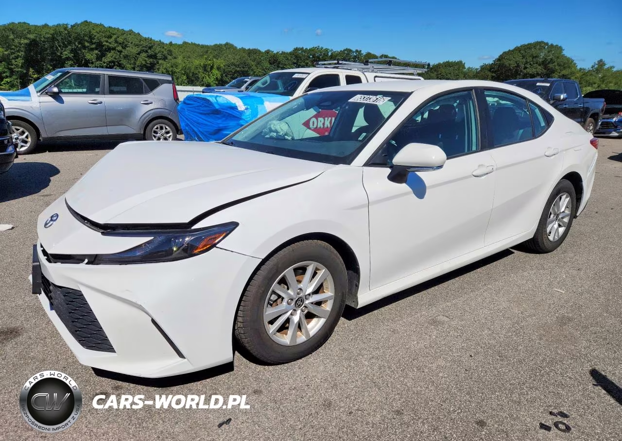 2025 Toyota Camry Le – zdjęcie 1 z 12