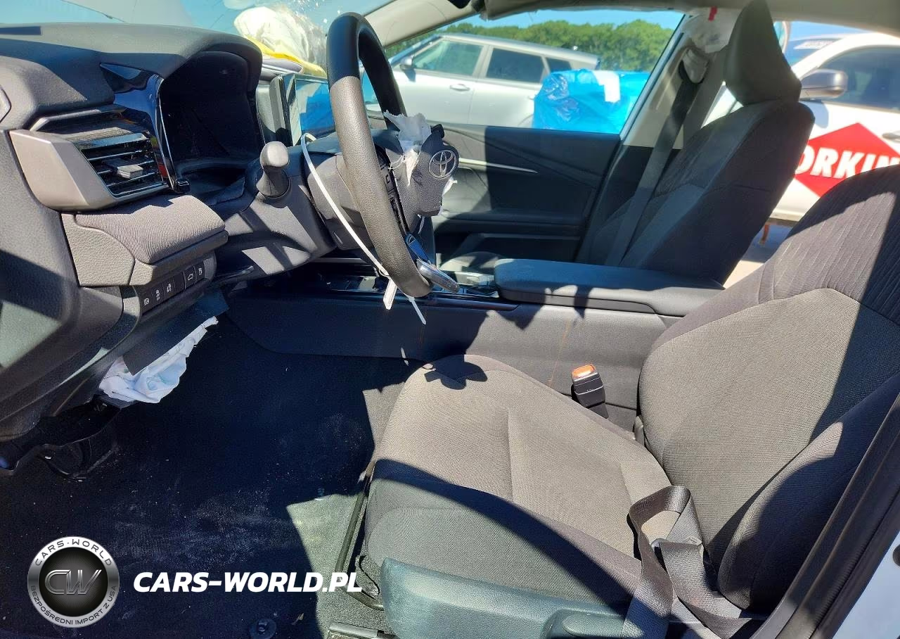 2025 Toyota Camry Le VIN:4T1DAACK6SU093311 - 7