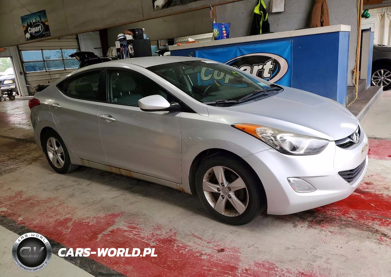 2013 Hyundai Elantra Gls VIN:KMHDH4AE4DU490643 - 4