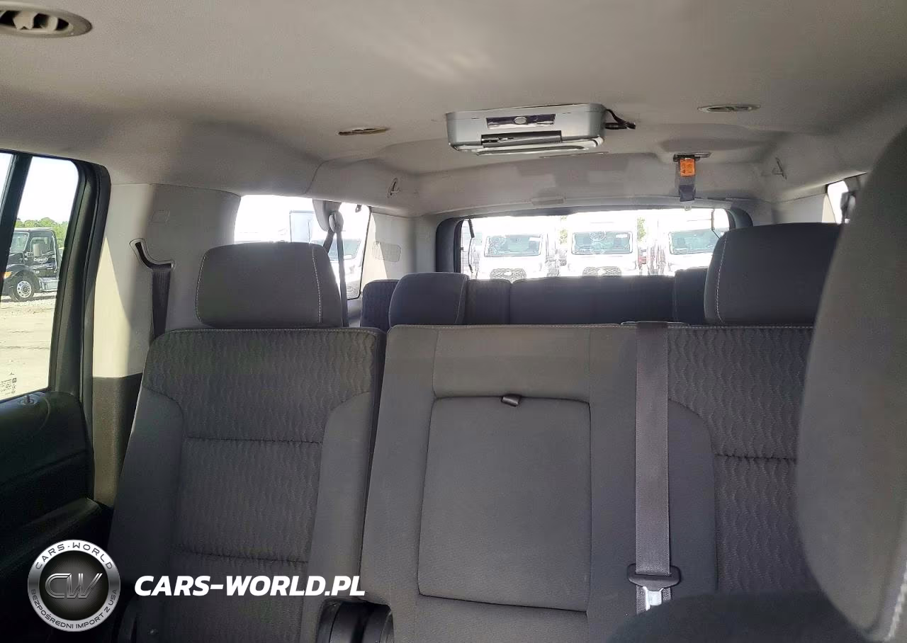 2015 Chevrolet Suburban C1500 Ls VIN:1GNSCHEC9FR585125 - 10
