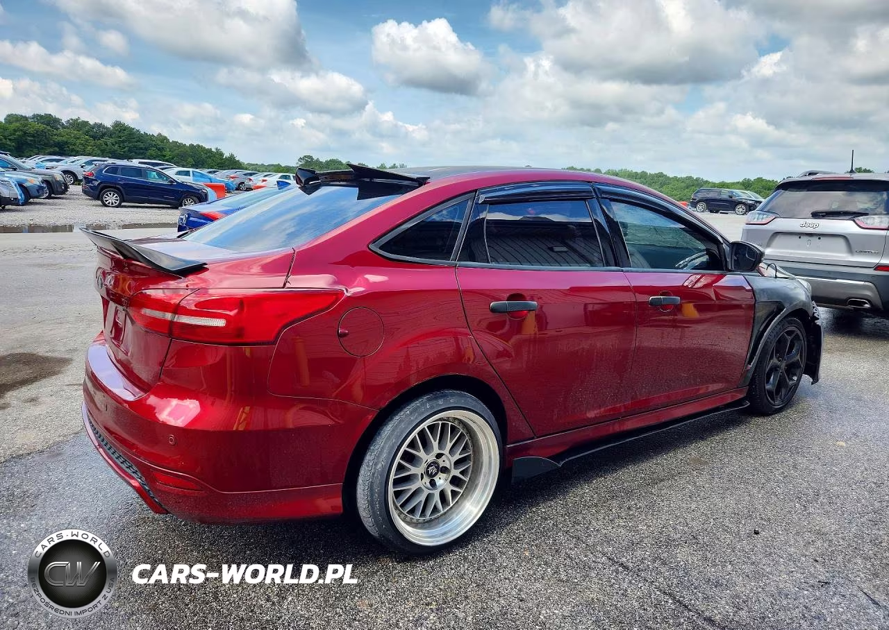 2016 Ford Focus Se VIN:1FADP3F2XGL343226 - 3