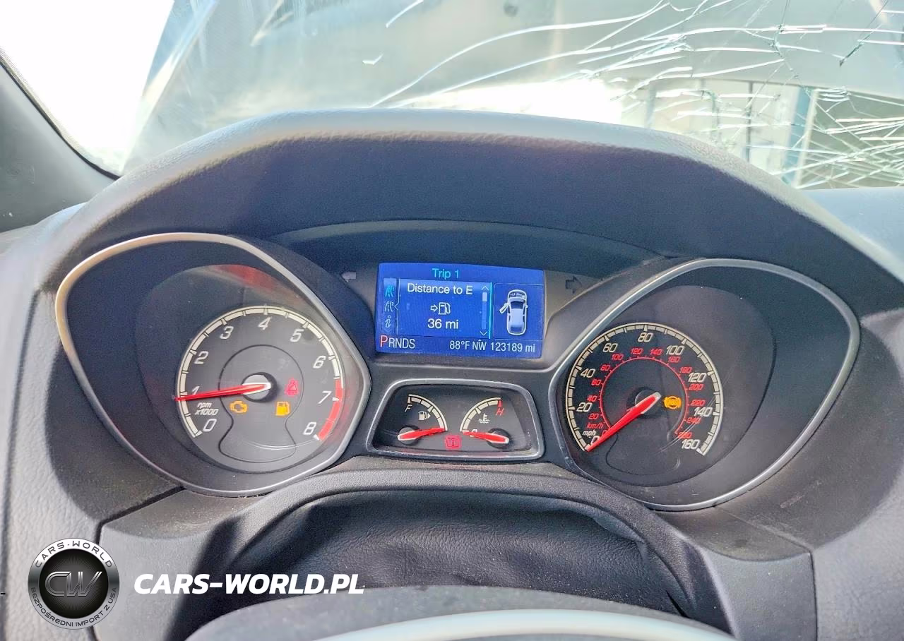 2016 Ford Focus Se VIN:1FADP3F2XGL343226 - 9