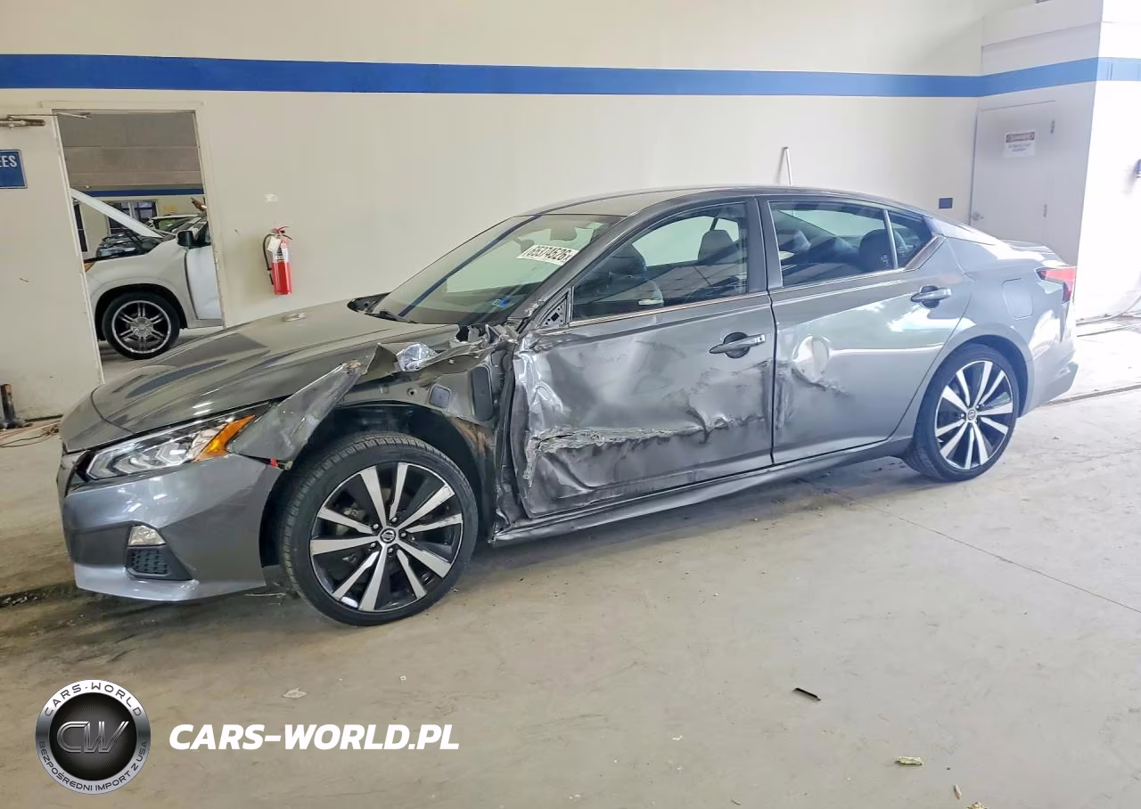 2022 Nissan Altima Sr