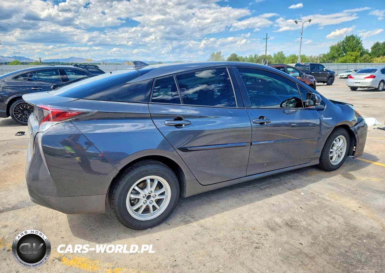 2016 Toyota Prius Three VIN:JTDKARFU4G3025898 - 3