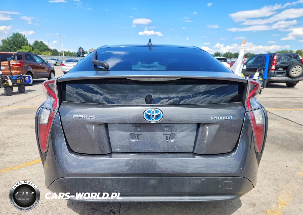 2016 Toyota Prius Three VIN:JTDKARFU4G3025898 - 6