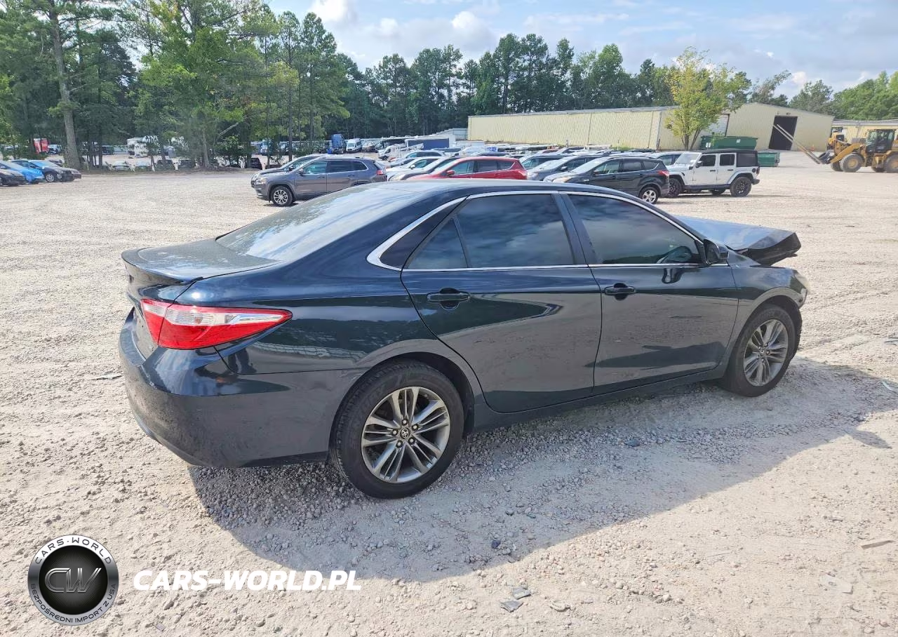 2017 Toyota Camry Se VIN:4T1BF1FK5HU635060 - 3
