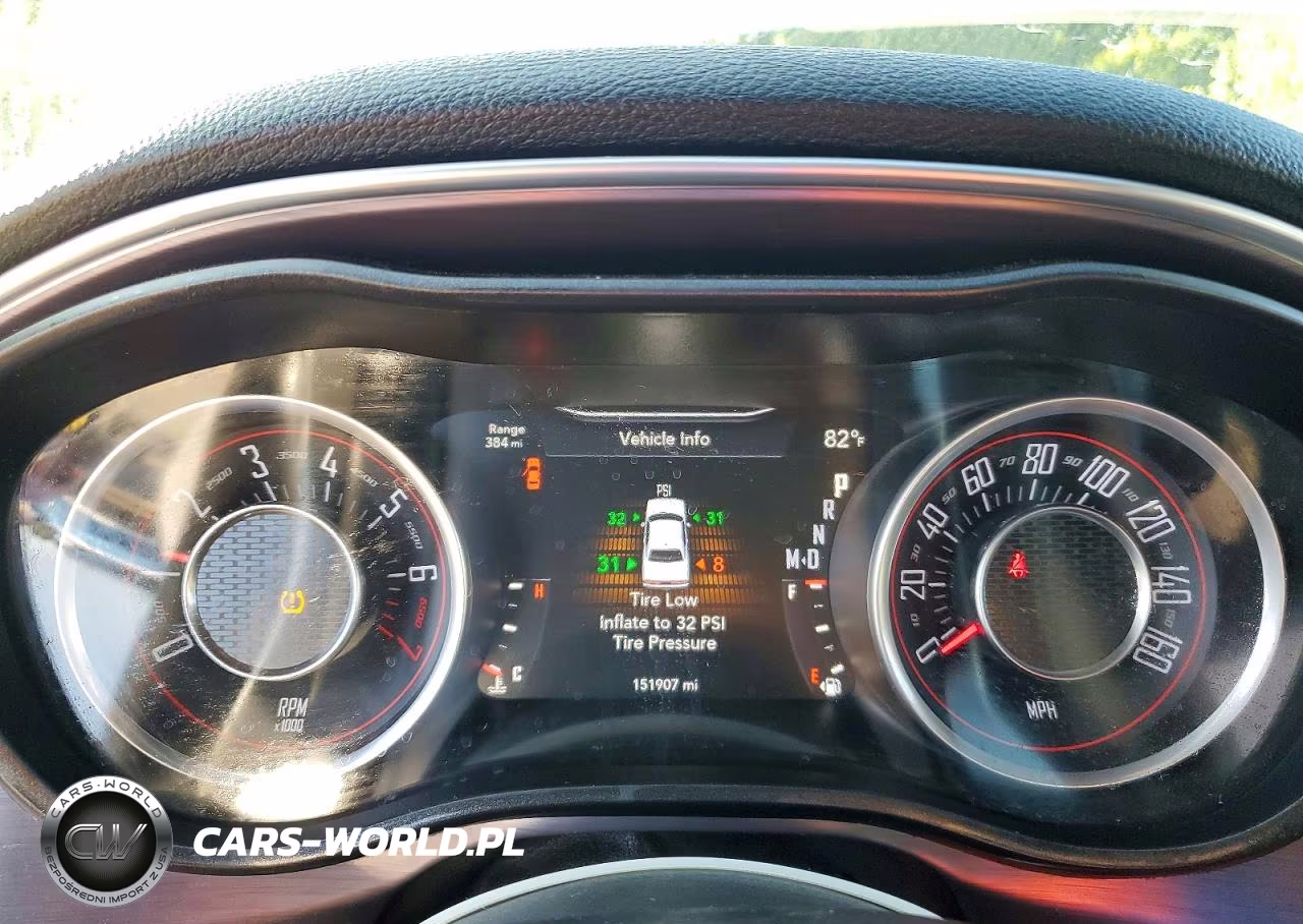 2015 Dodge Challenger Sxt VIN:2C3CDZAG1FH775689 - 9