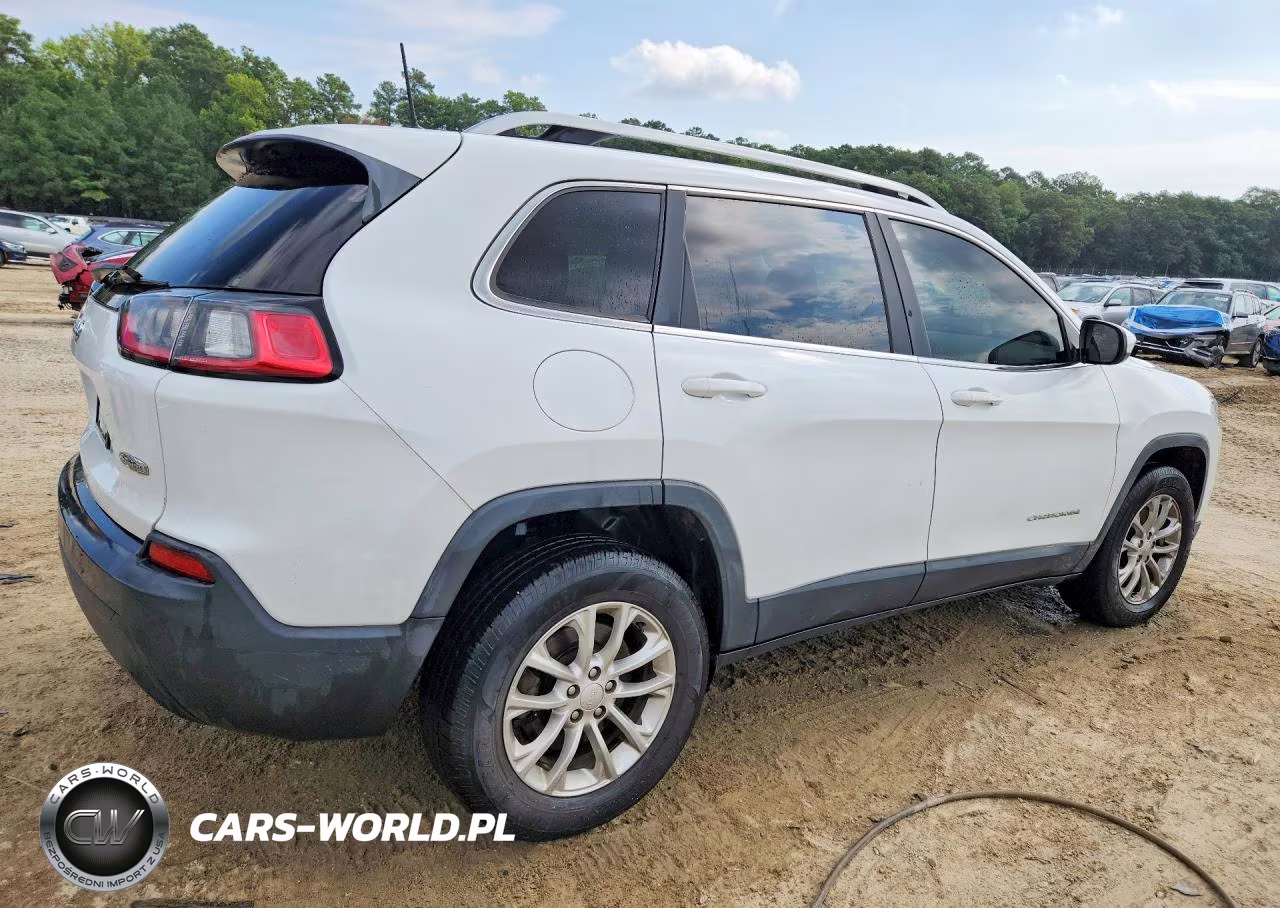 2019 Jeep Cherokee Latitude VIN:1C4PJMCB9KD231149 - 3