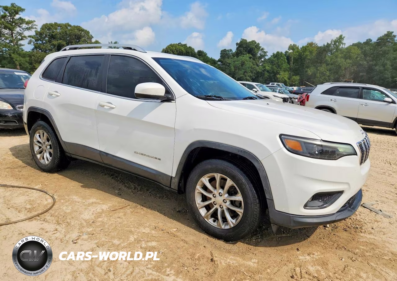 2019 Jeep Cherokee Latitude VIN:1C4PJMCB9KD231149 - 4