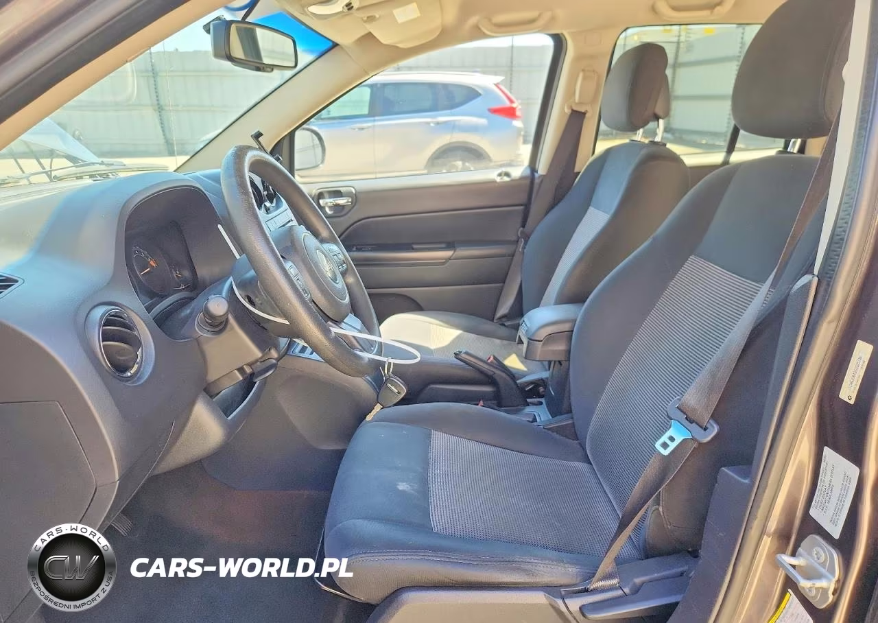 2016 Jeep Compass Sport VIN:1C4NJCBA0GD525136 - 7