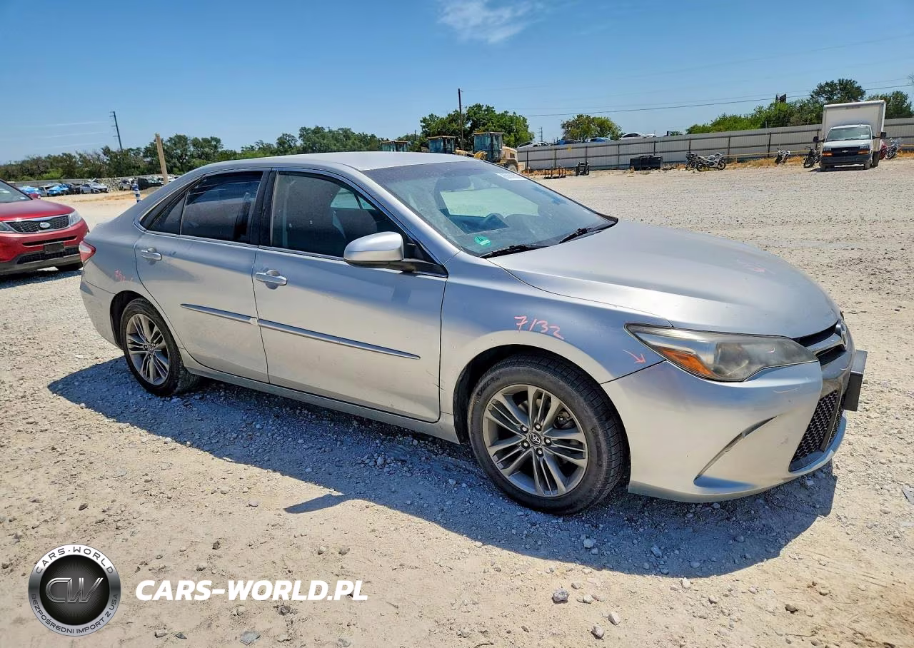 2017 Toyota Camry Se VIN:4T1BF1FK6HU770208 - 4