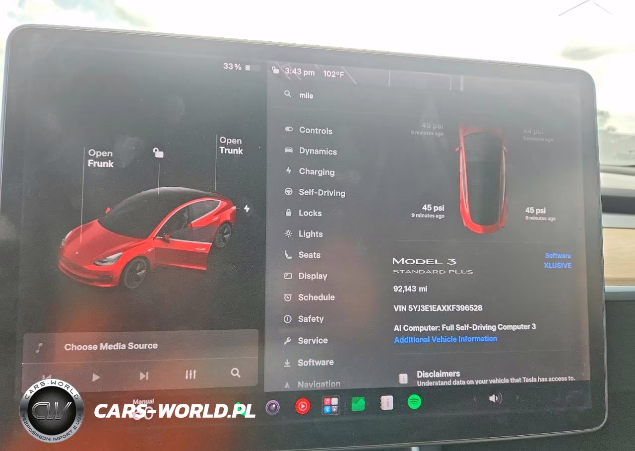 2019 Tesla Model 3 VIN:5YJ3E1EAXKF396528 - 9