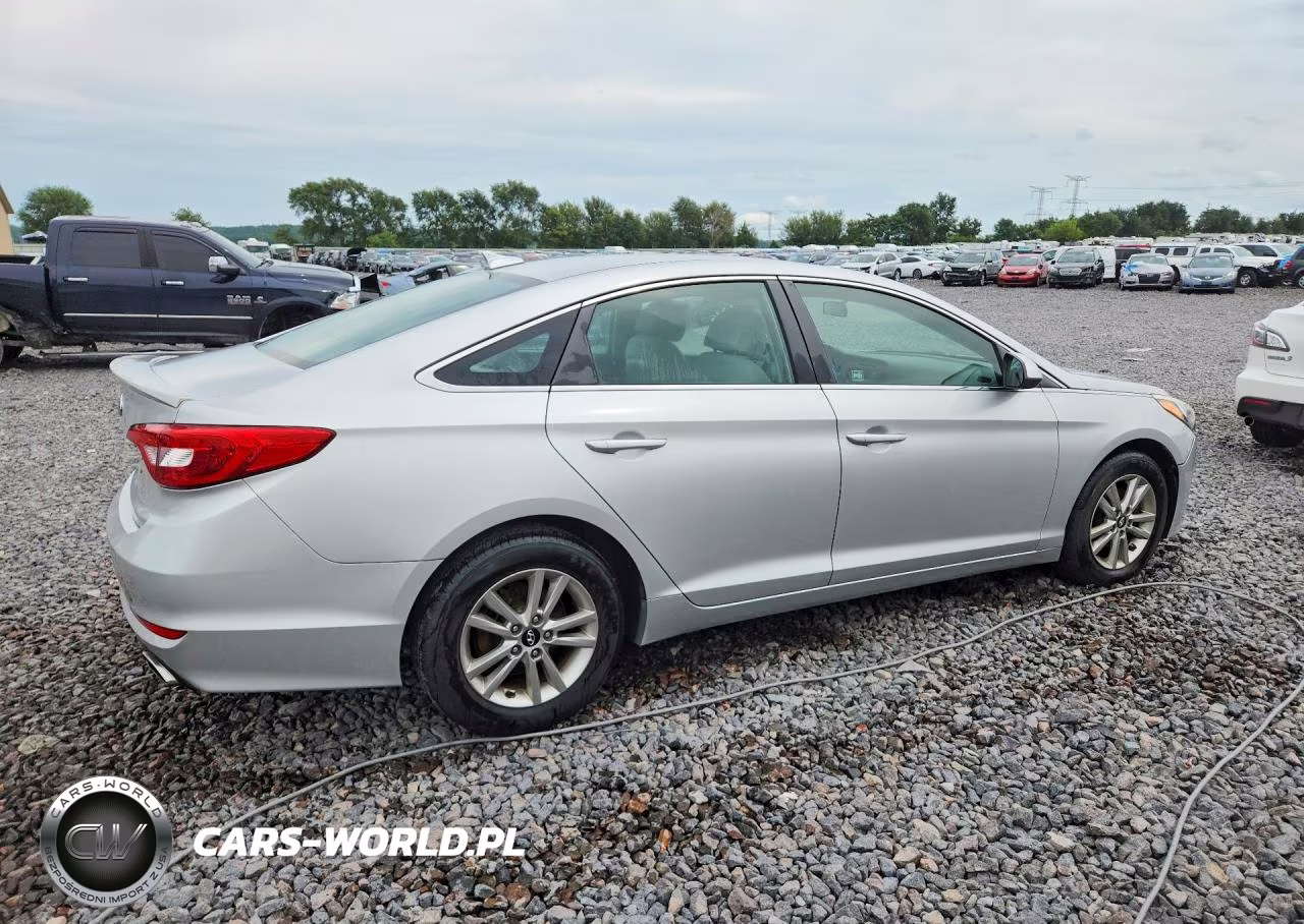 2015 Hyundai Sonata Se VIN:5NPE24AF6FH067143 - 3