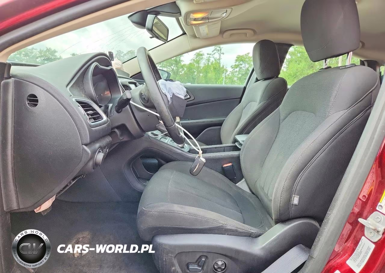 2015 Chrysler 200 Limited VIN:1C3CCCAB2FN689030 - 7