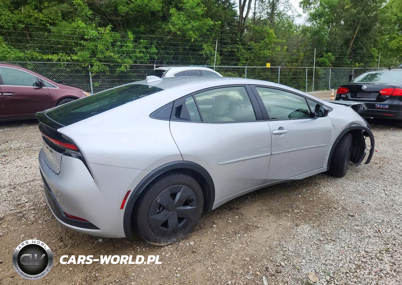 2023 Toyota Prius Le VIN:JTDACAAU5P3001284 - 3
