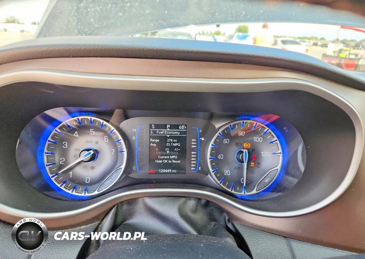2019 Chrysler Pacifica Touring L VIN:2C4RC1BG5KR665595 - 9